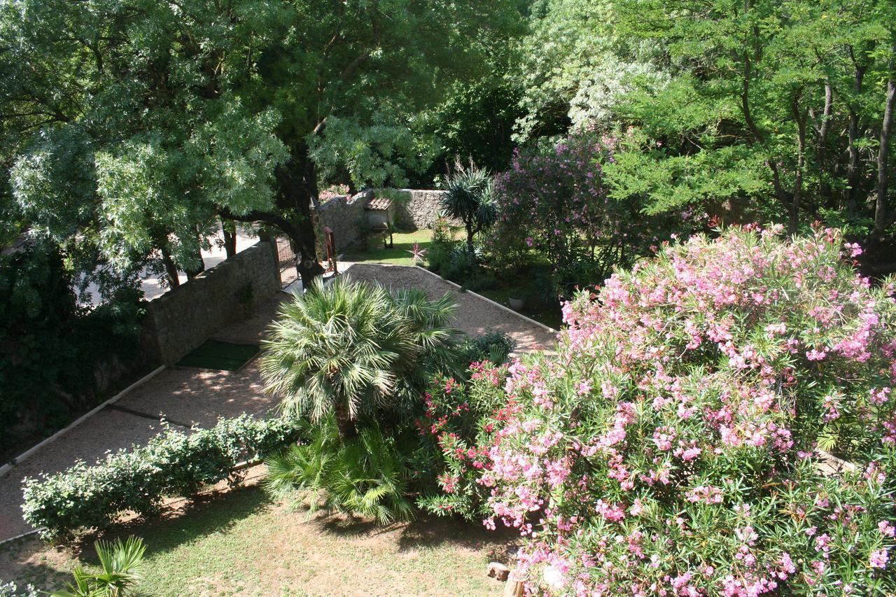 Auberge De Pachoquin Meounes-les-Montrieux Buitenkant foto