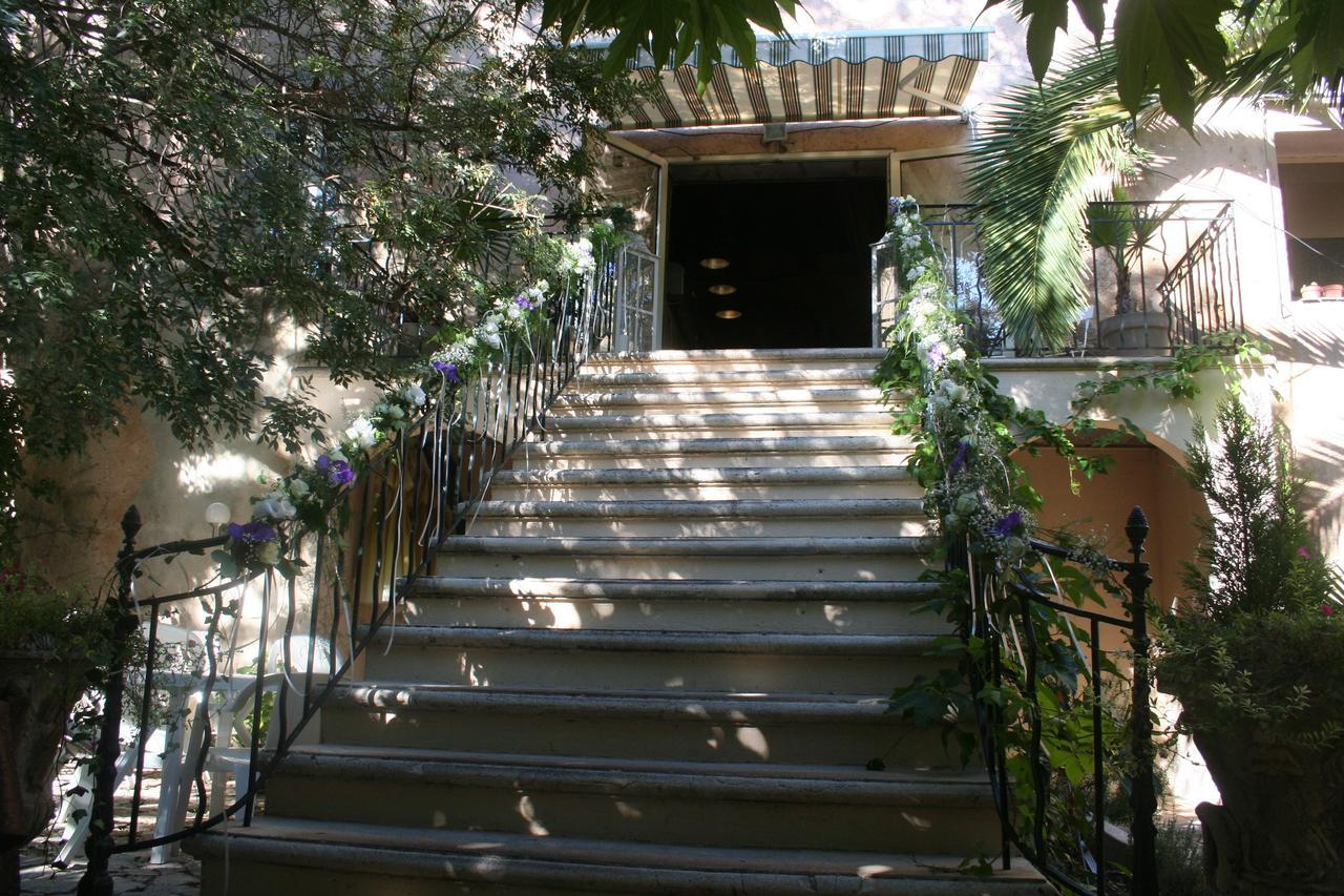 Auberge De Pachoquin Meounes-les-Montrieux Buitenkant foto
