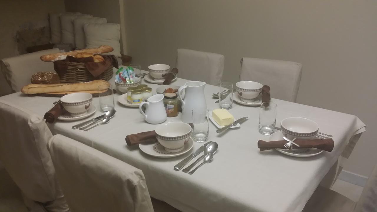 Auberge De Pachoquin Meounes-les-Montrieux Buitenkant foto
