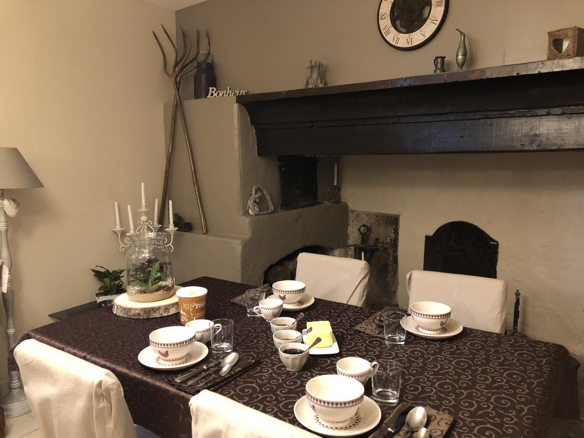 Auberge De Pachoquin Meounes-les-Montrieux Buitenkant foto