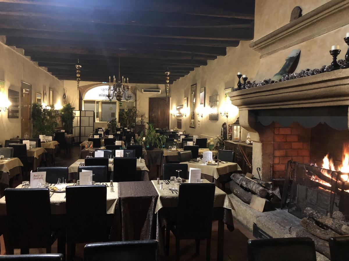 Auberge De Pachoquin Meounes-les-Montrieux Buitenkant foto