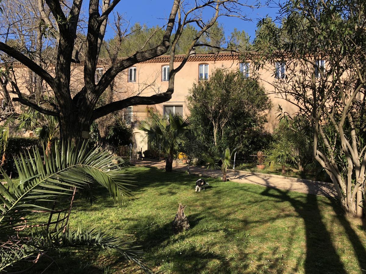 Auberge De Pachoquin Meounes-les-Montrieux Buitenkant foto