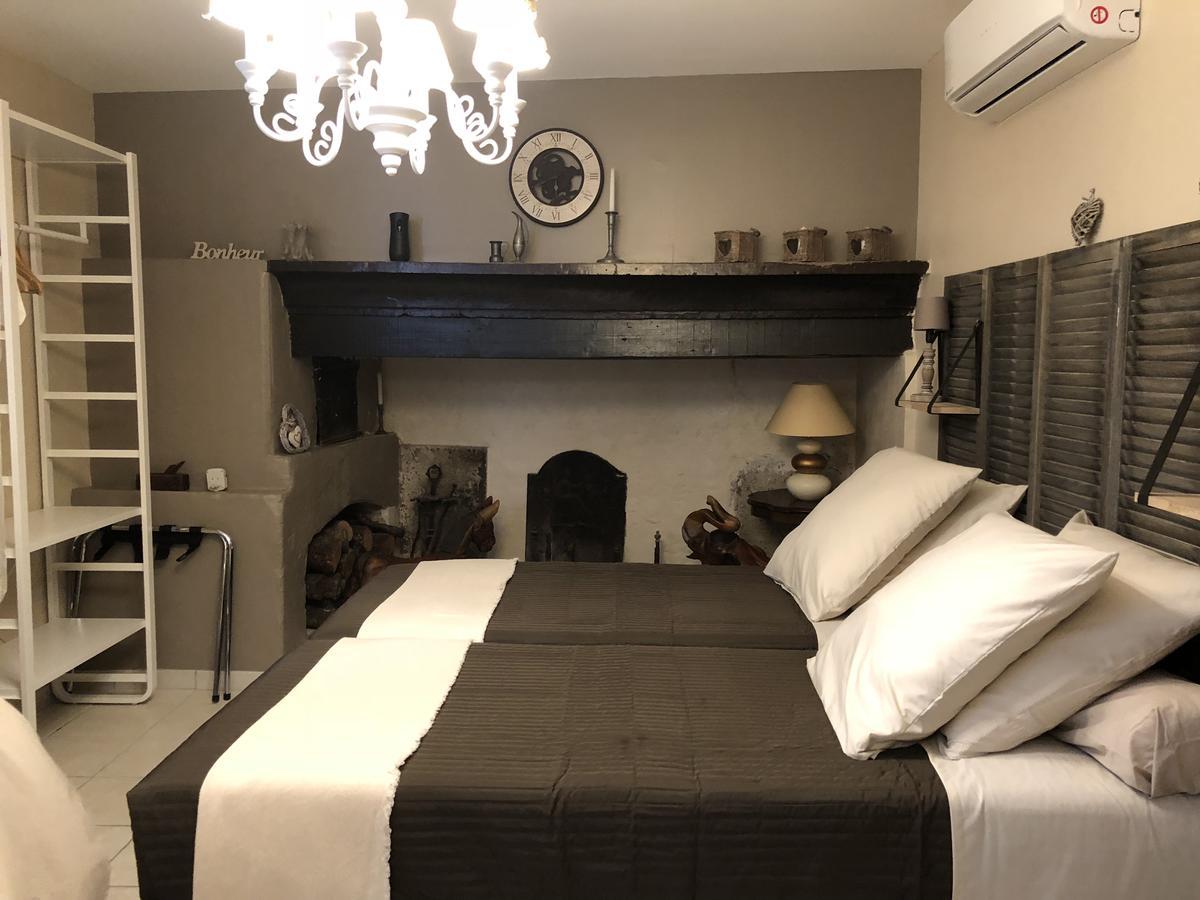 Auberge De Pachoquin Meounes-les-Montrieux Buitenkant foto