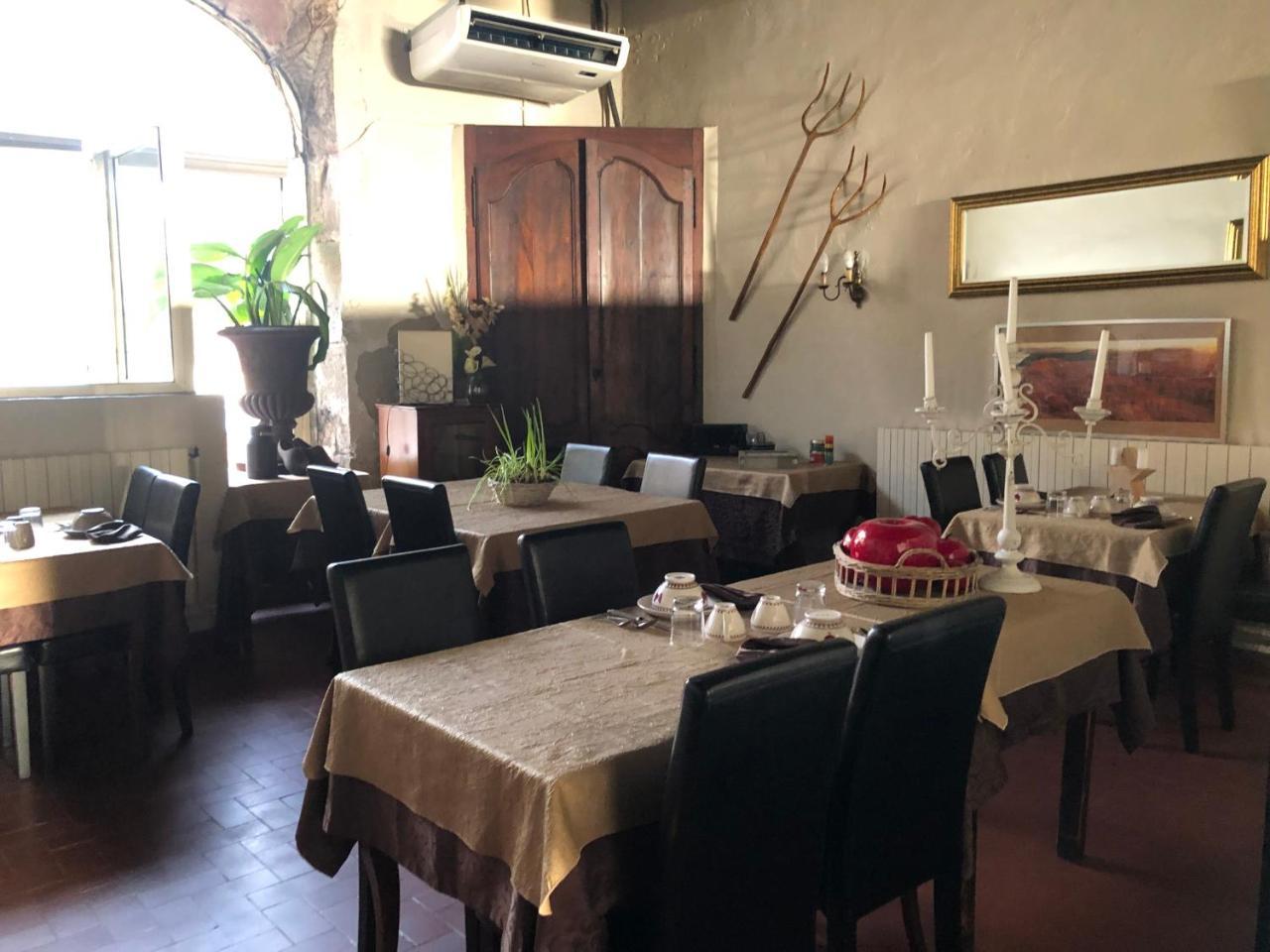 Auberge De Pachoquin Meounes-les-Montrieux Buitenkant foto
